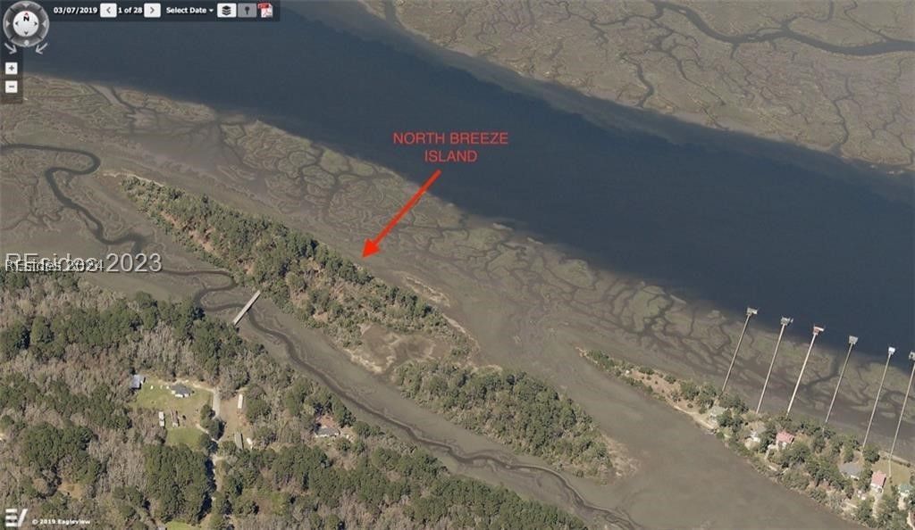 Image 30 of property listing at 18 Island Breeze Ln, Beaufort, SC 29907