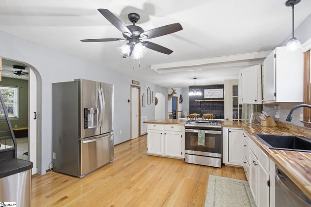 646 Flat Shoals Road, Walhalla, SC 29691