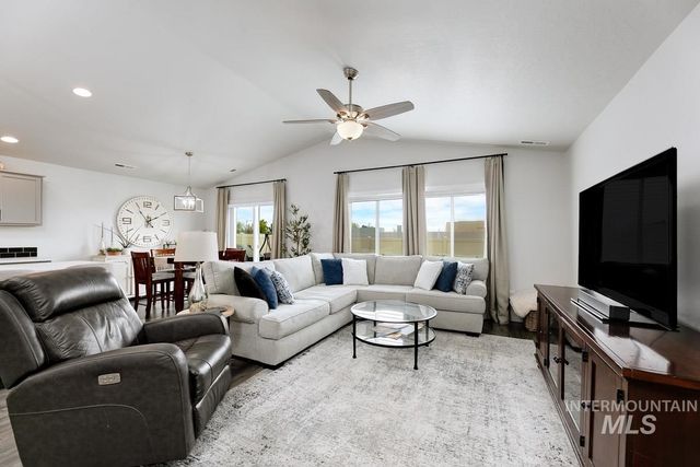 5206 Clearfield Ct, Caldwell, ID 83605