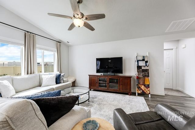 5206 Clearfield Ct, Caldwell, ID 83605