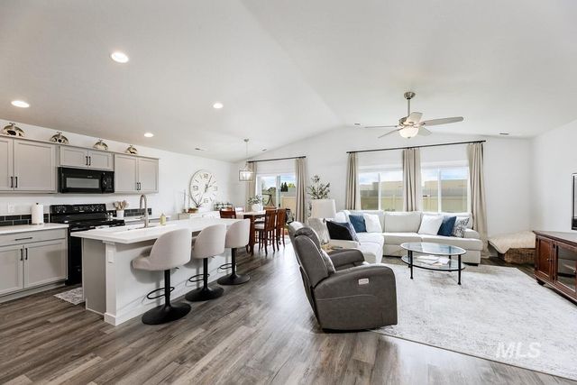 5206 Clearfield Ct, Caldwell, ID 83605