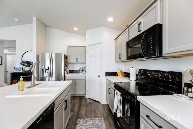 5206 Clearfield Ct, Caldwell, ID 83605