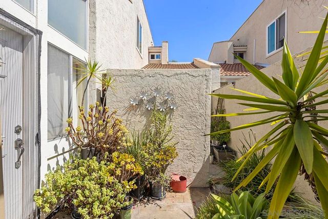 6186 Caminito Baeza, San Diego, CA 92122