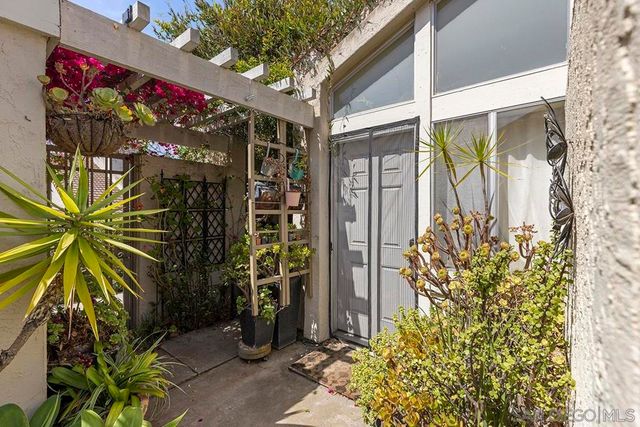6186 Caminito Baeza, San Diego, CA 92122