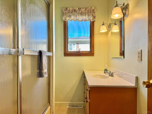 835 Wheelock Drive, Freeland, MI 48623