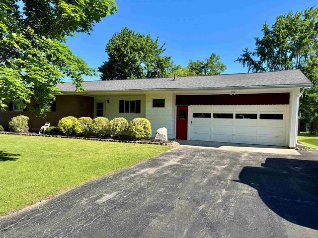 835 Wheelock Drive, Freeland, MI 48623