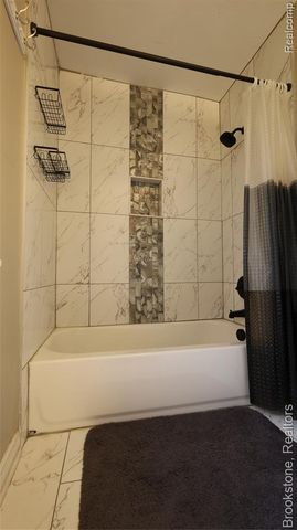 11357 Fisher Avenue, Warren, MI 48089