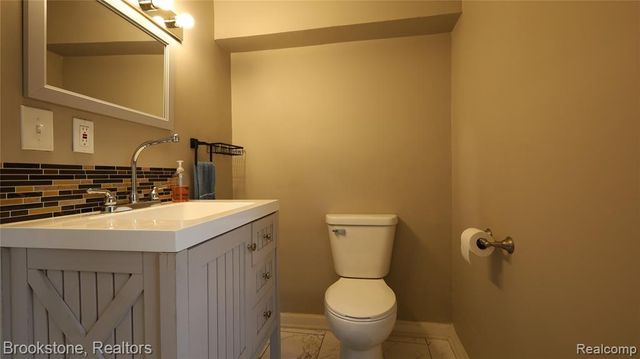 11357 Fisher Avenue, Warren, MI 48089