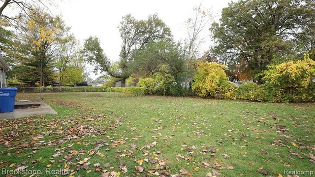 11357 Fisher Avenue, Warren, MI 48089