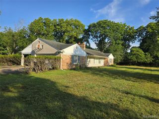 20719 Kennoway Circle, Beverly Hills, MI 48025