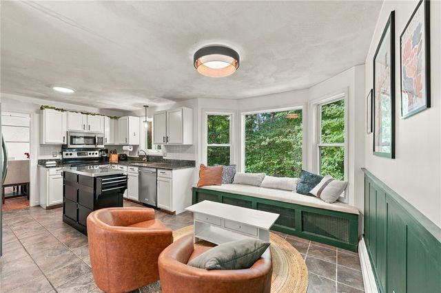 93 Pilgrim Avenue, Coventry, RI 02816