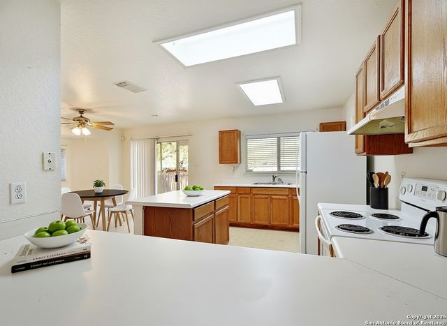 5643 Lovett Oaks, San Antonio, TX 78218