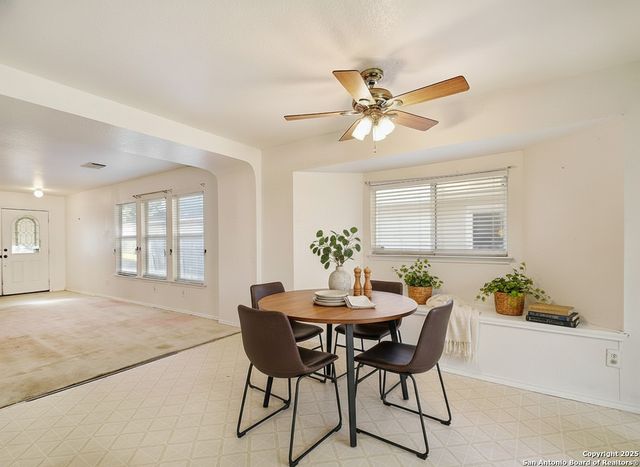 5643 Lovett Oaks, San Antonio, TX 78218