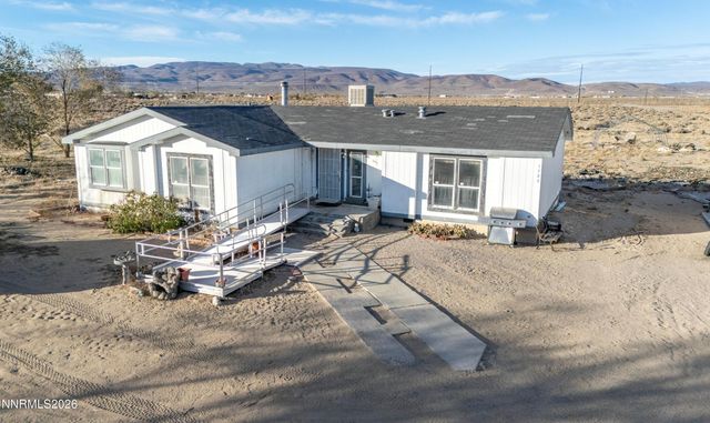 1200 Ebony Avenue, Silver Springs, NV 89429