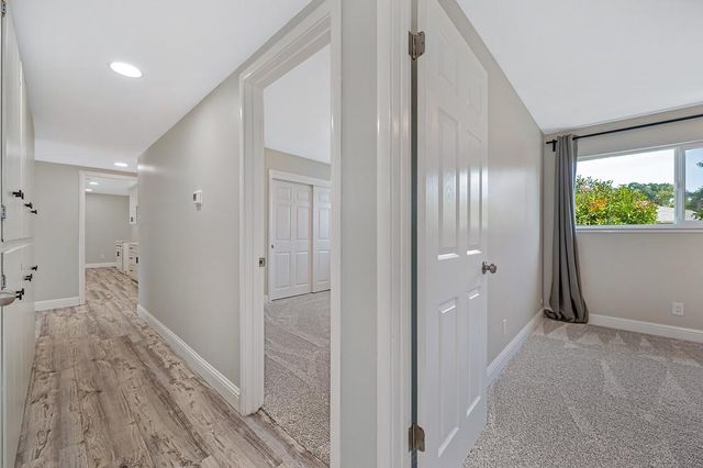7284 Farm Dale Way, Sacramento, CA 95831