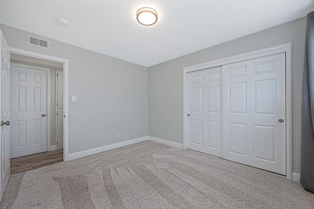 7284 Farm Dale Way, Sacramento, CA 95831