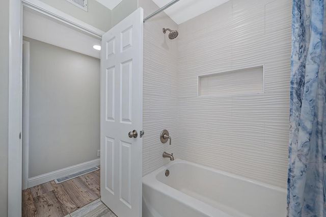 7284 Farm Dale Way, Sacramento, CA 95831