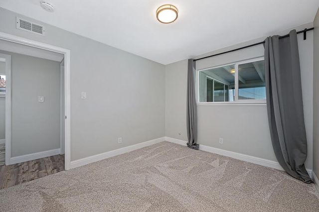 7284 Farm Dale Way, Sacramento, CA 95831