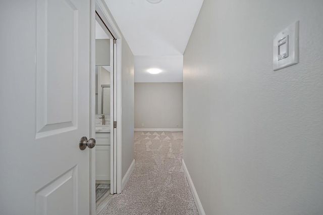 7284 Farm Dale Way, Sacramento, CA 95831