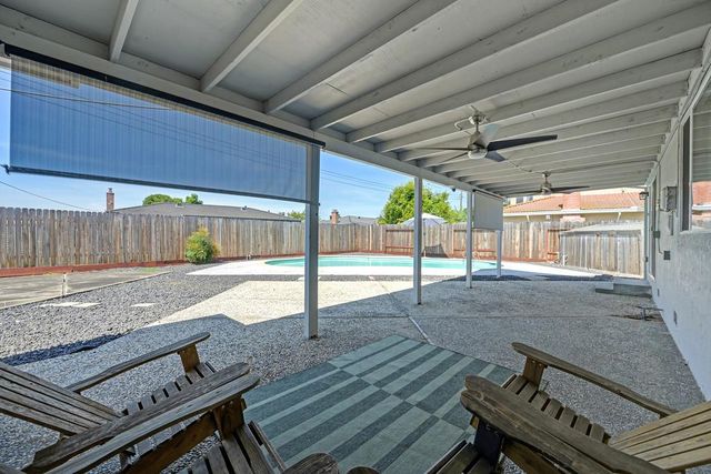 7284 Farm Dale Way, Sacramento, CA 95831