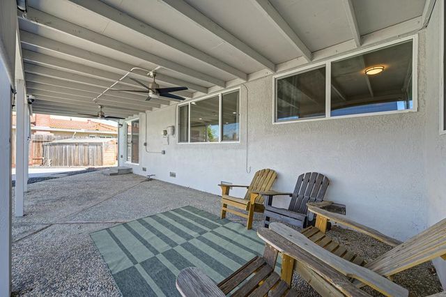7284 Farm Dale Way, Sacramento, CA 95831