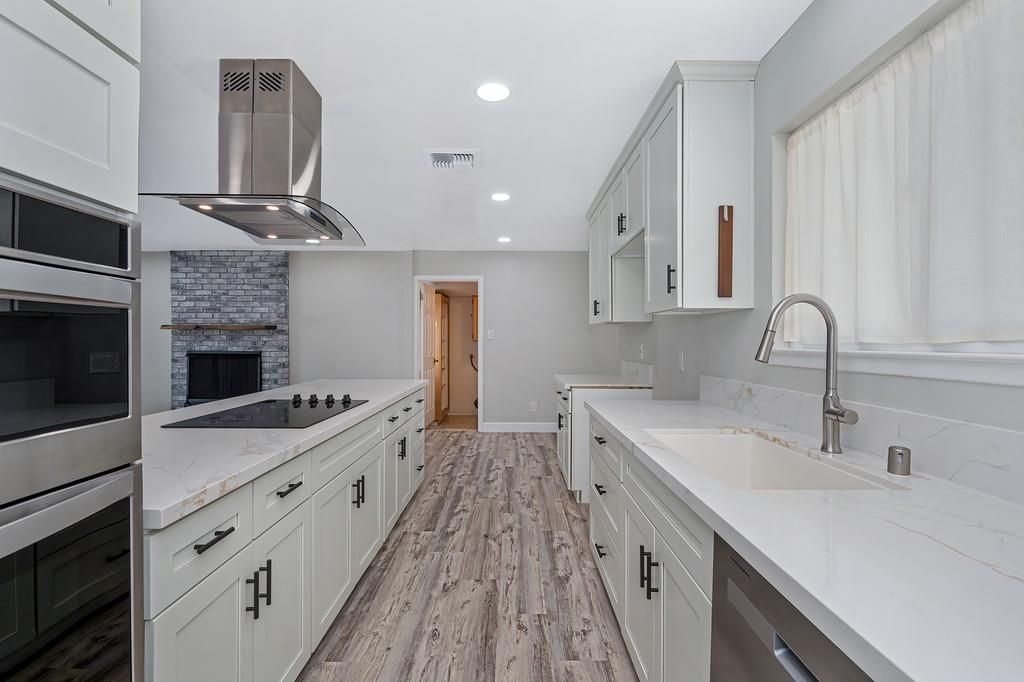 7284 Farm Dale Way, Sacramento, CA 95831