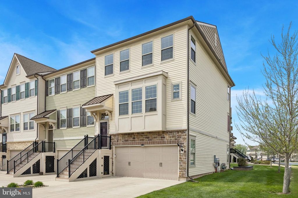 449 TALL OAKS DR, WARMINSTER, PA 18974 — exterior
