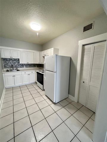 644 4TH AVENUE S, St Petersburg, FL 33701