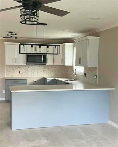 207 S Bowers Avenue, Iowa, LA 70647