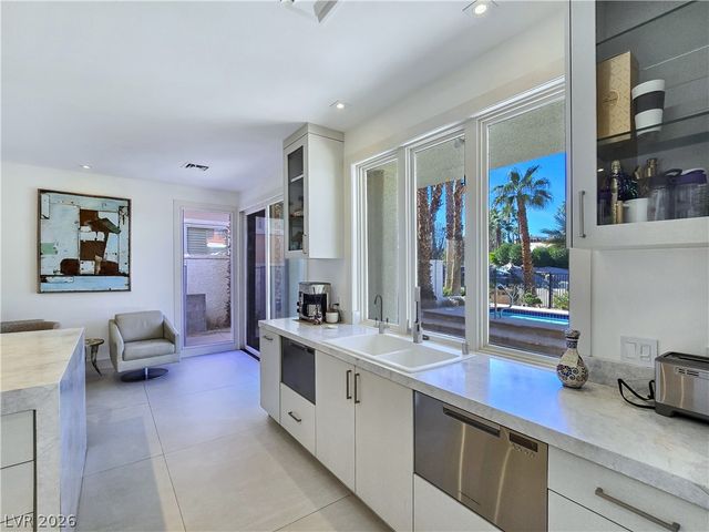 8812 Rainbow Ridge Drive, Las Vegas, NV 89117