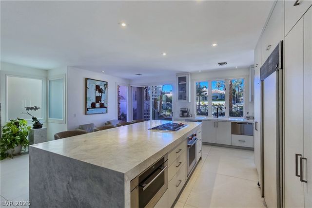 8812 Rainbow Ridge Drive, Las Vegas, NV 89117