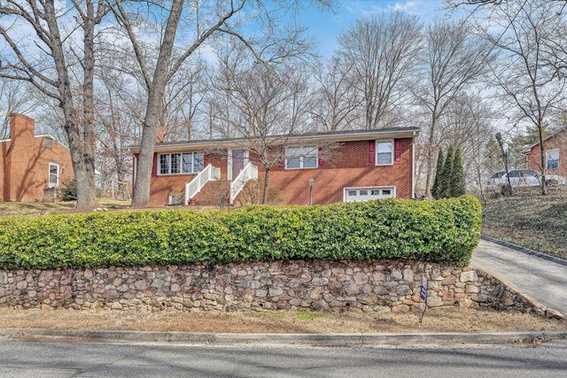 3552 Forester RD, Roanoke, VA 24015