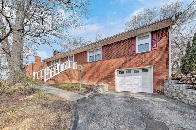 3552 Forester RD, Roanoke, VA 24015