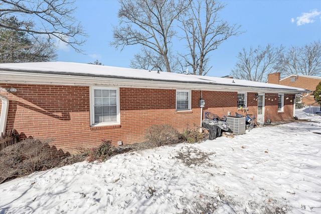 3552 Forester RD, Roanoke, VA 24015