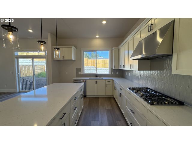 11684 Sw 178TH Dr, Beaverton, OR 97007