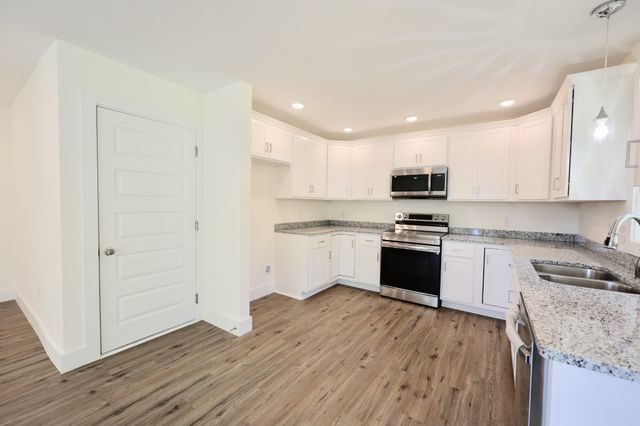 2013 Rosemary Dr, Clarksville, TN 37042