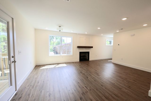 2013 Rosemary Dr, Clarksville, TN 37042