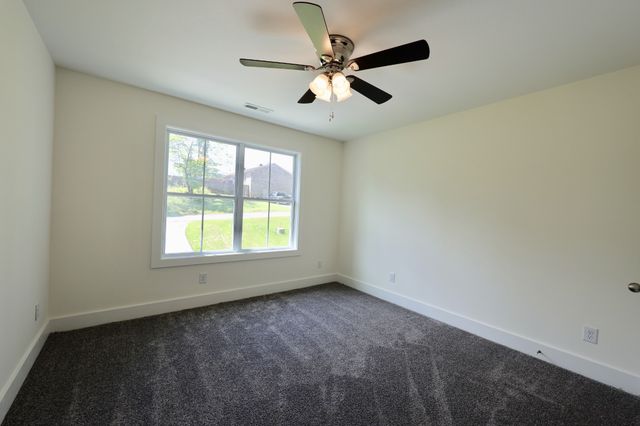 2013 Rosemary Dr, Clarksville, TN 37042