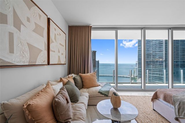 300 Biscayne Boulevard Way 2601E, Miami, FL 33131