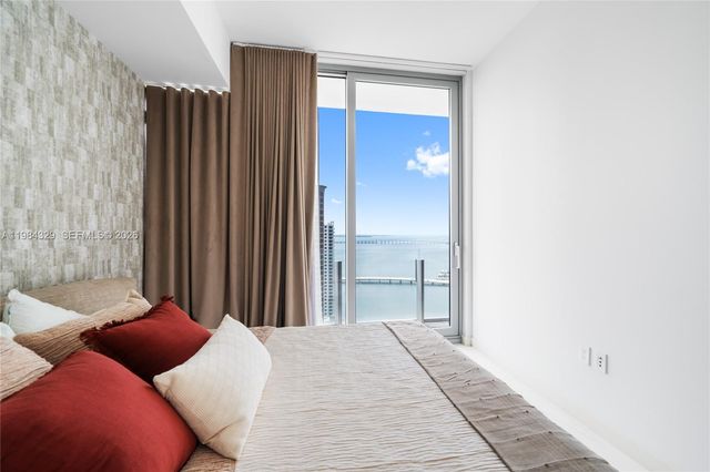 300 Biscayne Boulevard Way 2601E, Miami, FL 33131