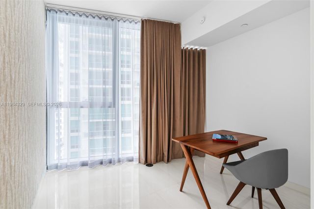 300 Biscayne Boulevard Way 2601E, Miami, FL 33131