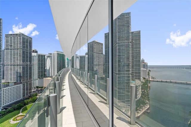 300 Biscayne Boulevard Way 2601E, Miami, FL 33131