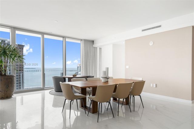 300 Biscayne Boulevard Way 2601E, Miami, FL 33131