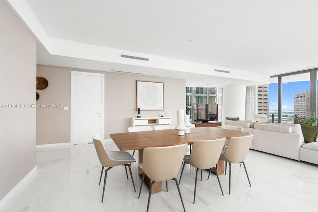 300 Biscayne Boulevard Way 2601E, Miami, FL 33131