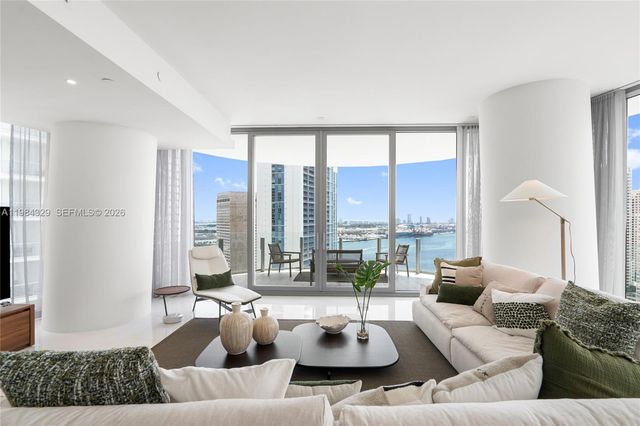 300 Biscayne Boulevard Way 2601E, Miami, FL 33131