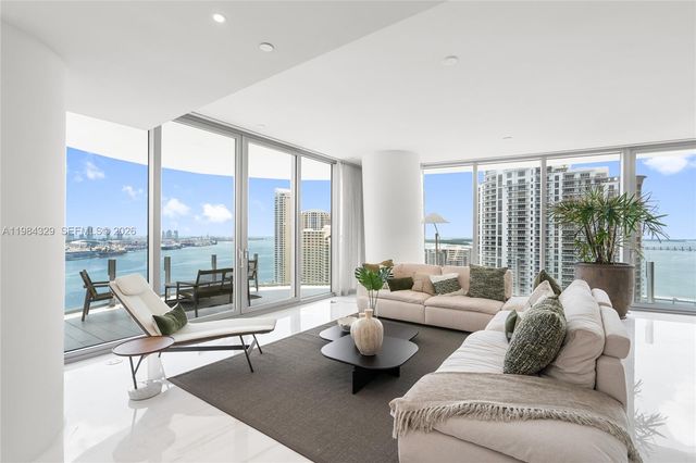 300 Biscayne Boulevard Way 2601E, Miami, FL 33131