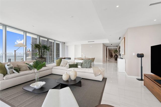 300 Biscayne Boulevard Way 2601E, Miami, FL 33131