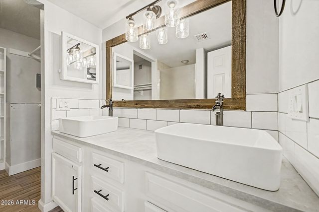 1449 E HIGHLAND Avenue 3, Phoenix, AZ 85014