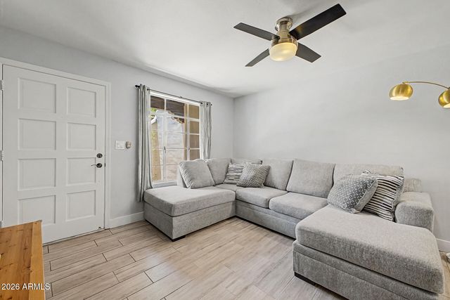 1449 E HIGHLAND Avenue 3, Phoenix, AZ 85014