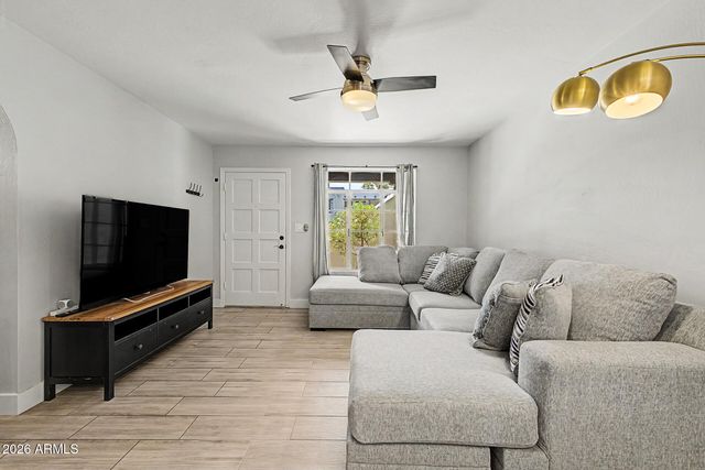 1449 E HIGHLAND Avenue 3, Phoenix, AZ 85014